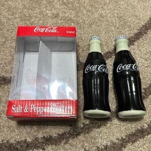 Coca-Cola brand Ceramic Salt & Pepper Shakers / New Never Used / New In Box